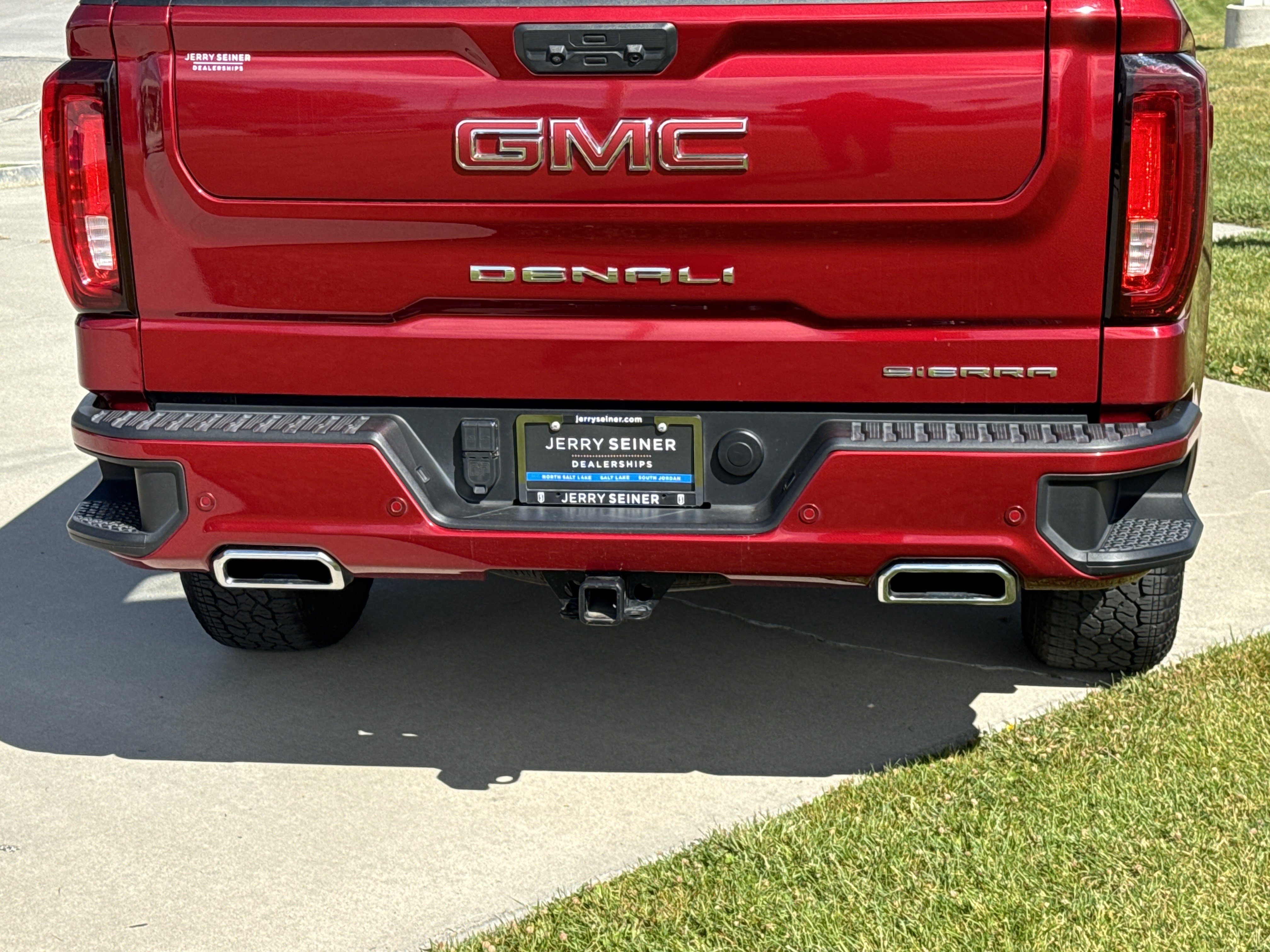 Used 2023 GMC Sierra 1500 Denali w/ Technology Package AWD/4WD image 13