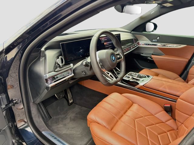 Used 2025 BMW i7 eDrive50 w/ M Sport Package RWD image 25