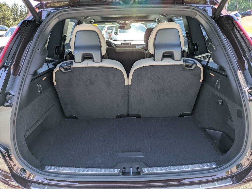 New 2026 Volvo XC90 B5 Ultra w/ Protection Package Premier AWD/4WD image 13