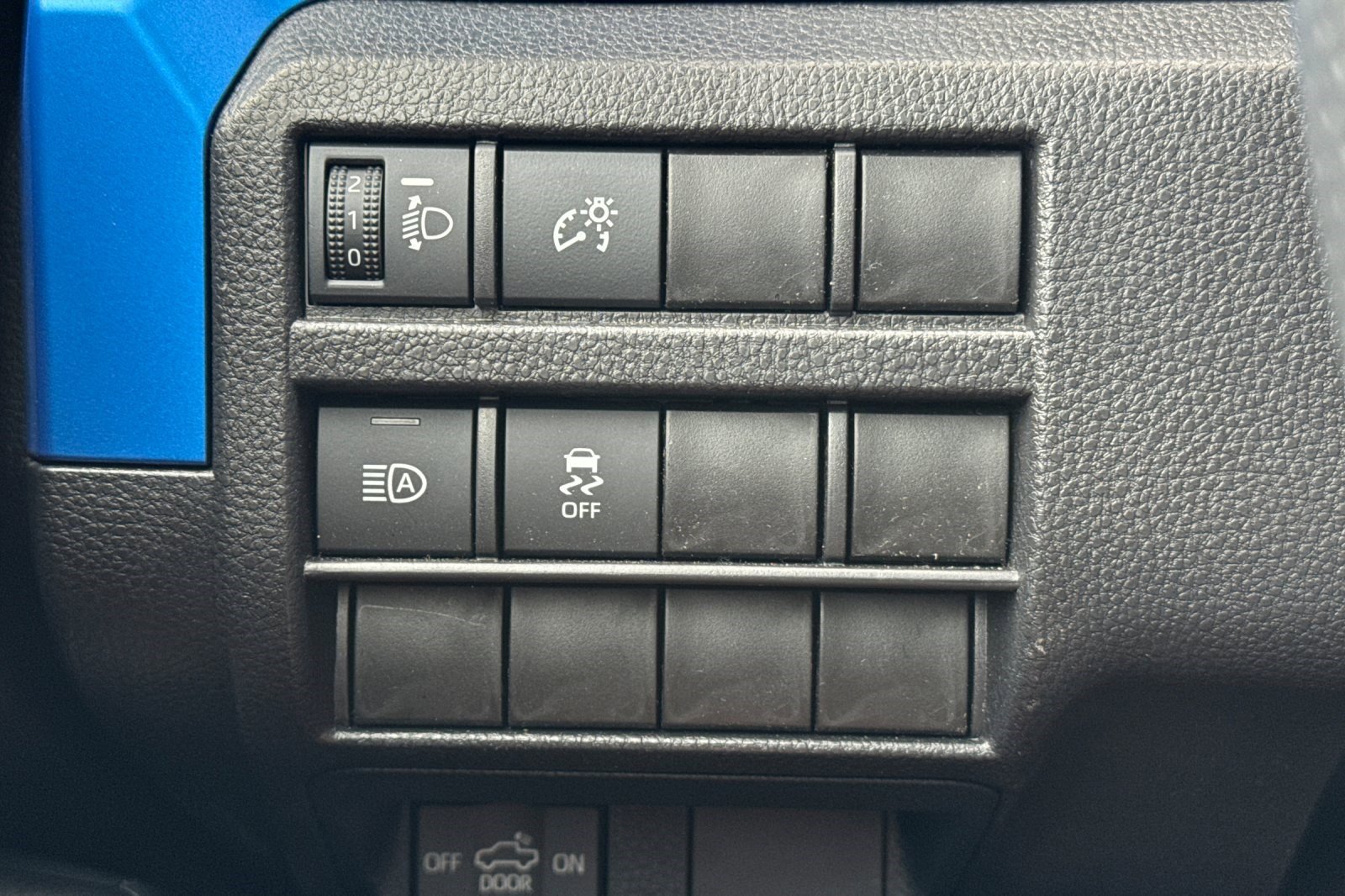 Used 2025 Toyota Tacoma TRD Off-Road image 36