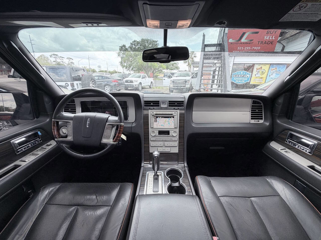 Used 2007 Lincoln Navigator 4WD image 17