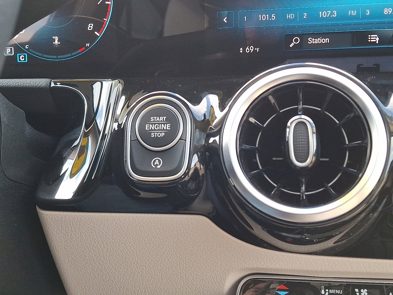 Used 2023 Mercedes-Benz GLA 250 4MATIC image 24