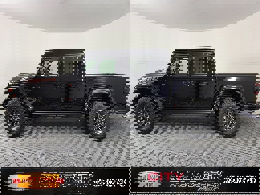 New 2025 Jeep Gladiator Mojave image 4