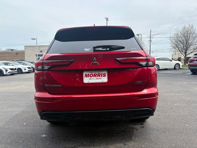 Used 2024 Mitsubishi Outlander AWD image 2