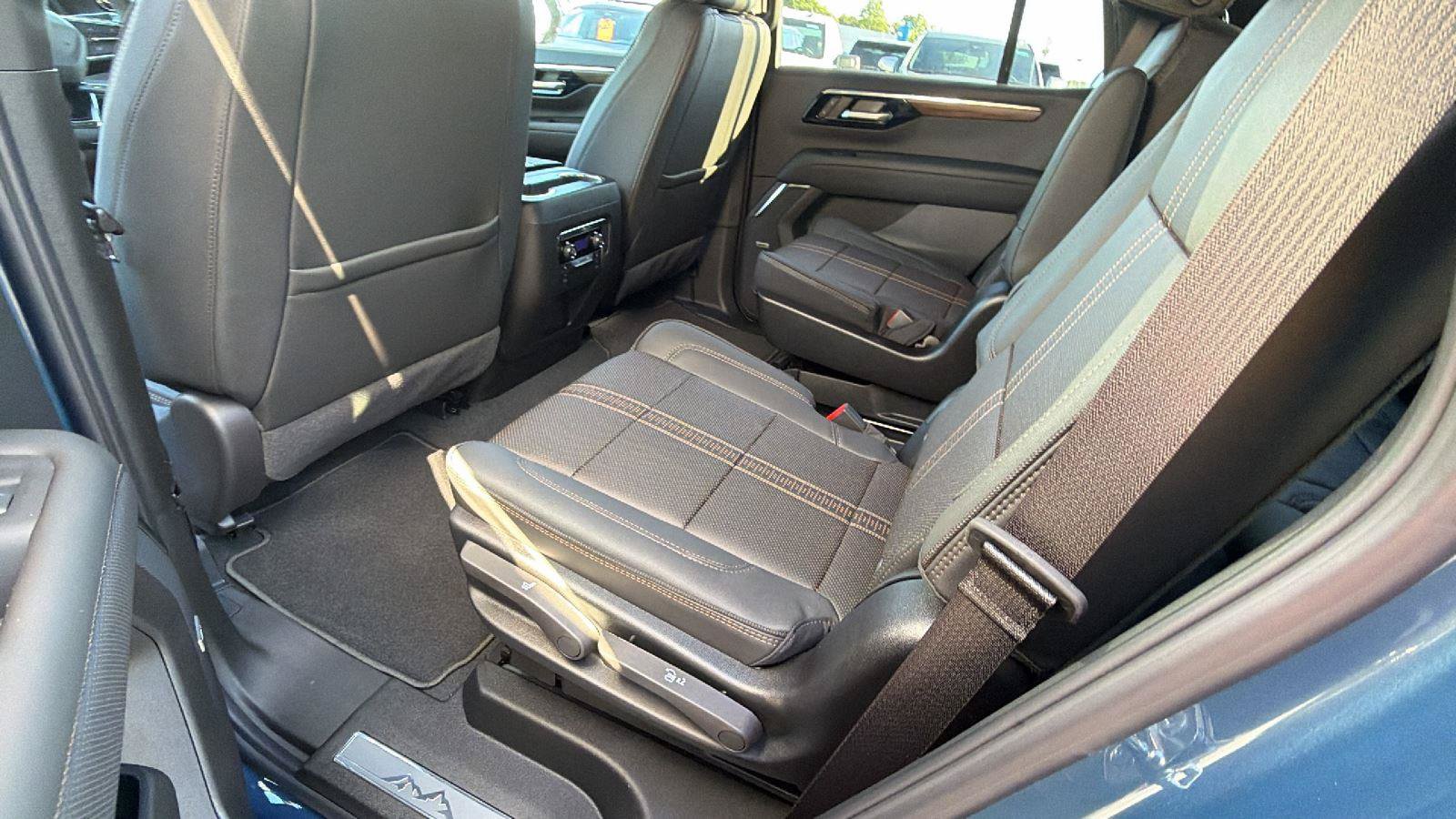 New 2026 Chevrolet Tahoe High Country AWD/4WD image 19