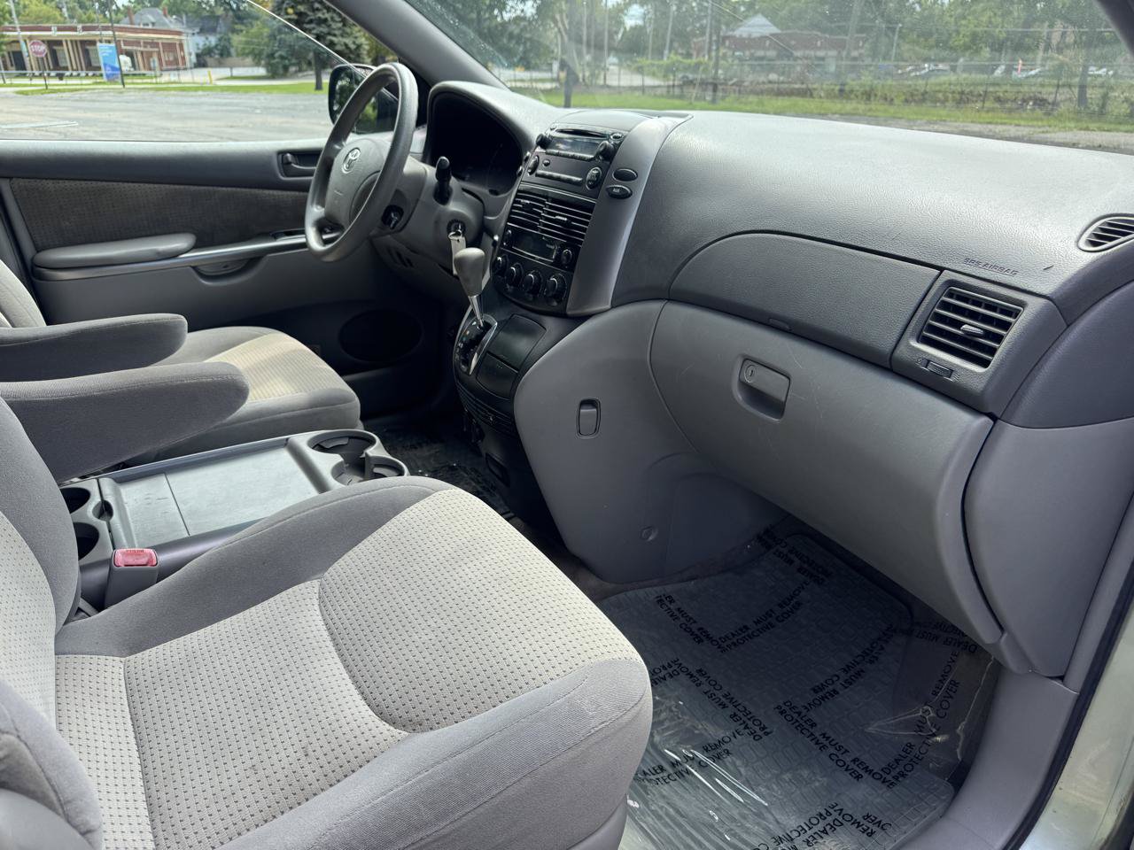 Used 2009 Toyota Sienna LE FWD image 31