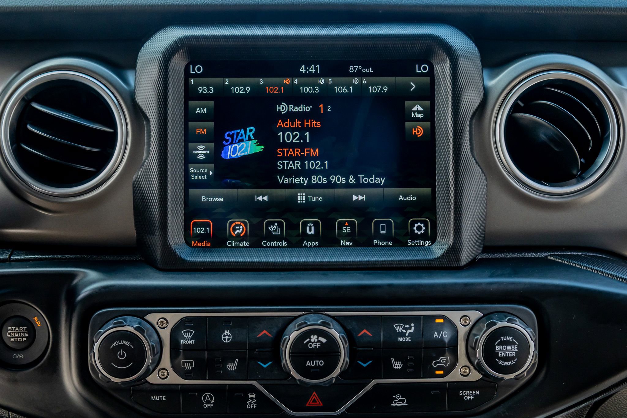 Used 2022 Jeep Wrangler Unlimited Rubicon w/ LED Lighting Group AWD/4WD image 24
