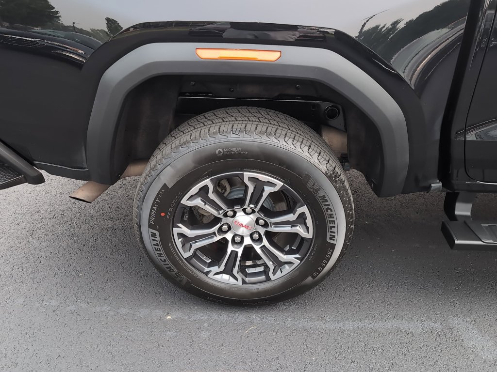 Used 2024 GMC Canyon AT4 w/ AT4 Premium Package AWD/4WD image 4