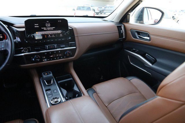 Used 2023 Nissan Pathfinder Platinum AWD/4WD image 28