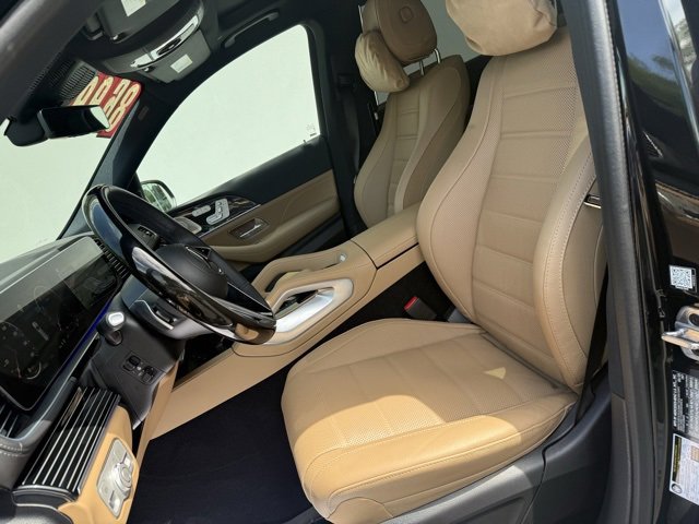 Used 2025 Mercedes-Benz GLS 450 4MATIC image 10