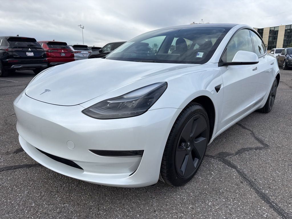 Used 2023 Tesla Model 3 Standard Range image 3