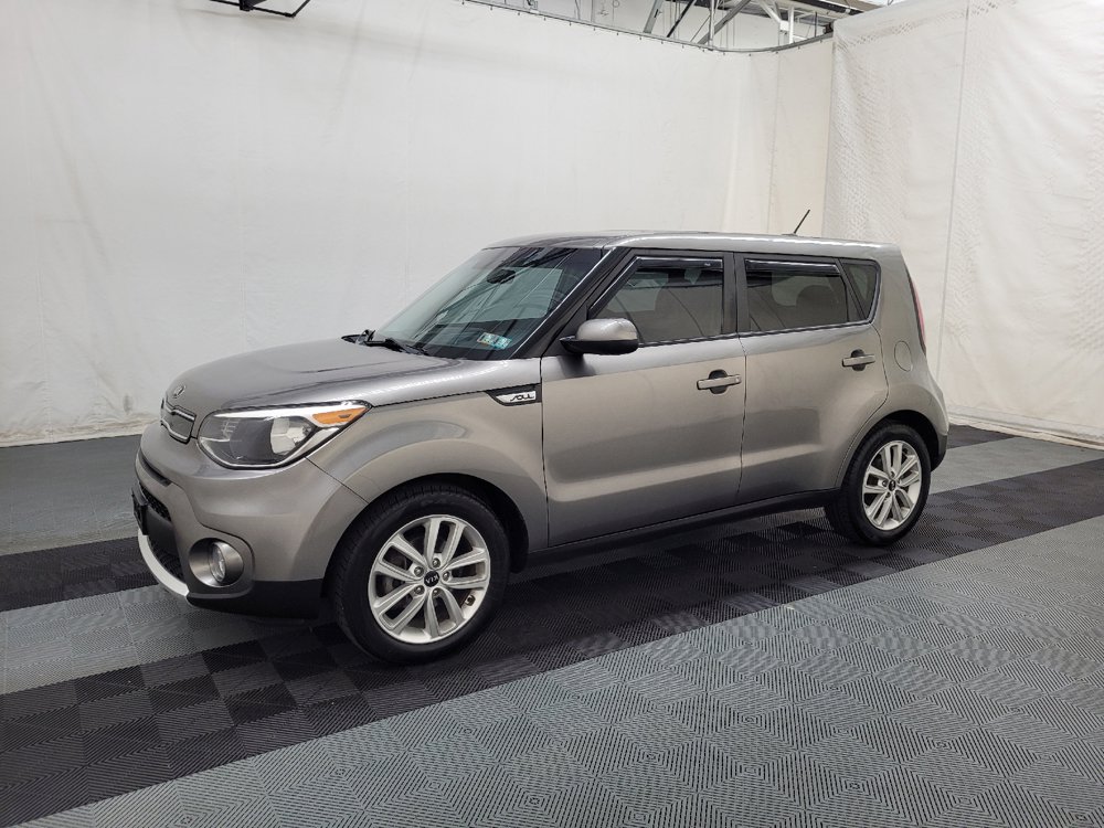 Used 2018 Kia Soul + FWD image 2