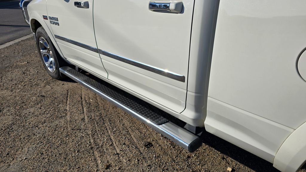 Used 2016 RAM 1500 Laramie w/ Convenience Group AWD/4WD image 9