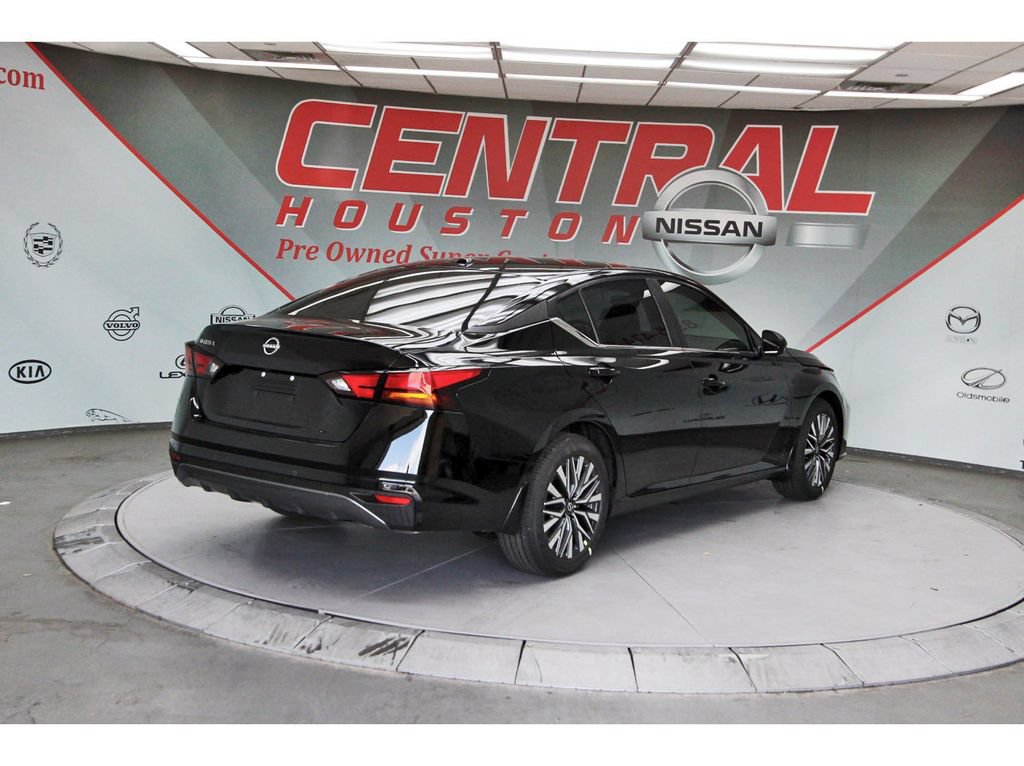 New 2026 Nissan Altima 2.5 SV FWD image 4
