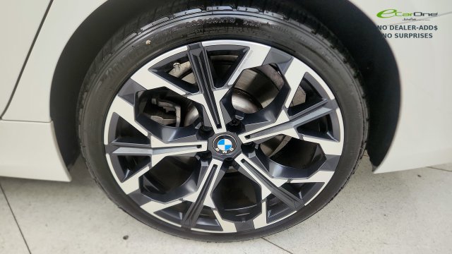 Used 2025 BMW 330i xDrive Sedan AWD/4WD image 81