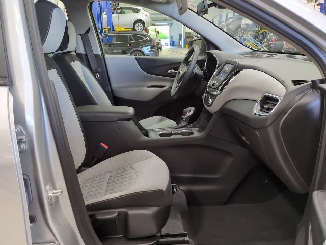 Used 2022 Chevrolet Equinox LS FWD image 13
