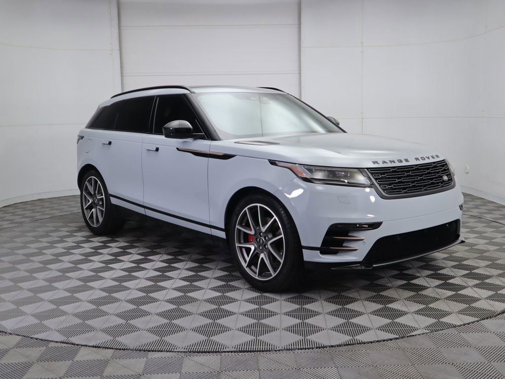 Used 2025 Land Rover Range Rover Velar Dynamic SE image 3