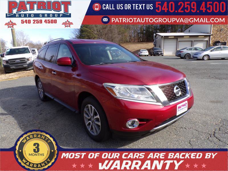 Used 2016 Nissan Pathfinder SV image 1