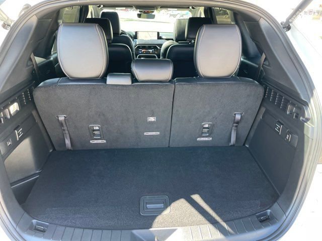 Used 2024 MAZDA CX-90 Plug-In Hybrid w/ Premium Plus image 19