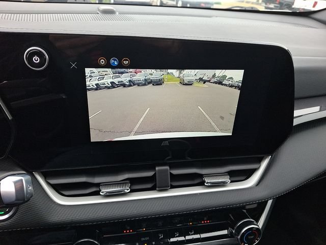 Used 2026 Chevrolet Equinox LT FWD image 18