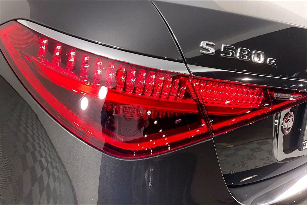 Used 2023 Mercedes-Benz S 580e 4MATIC Sedan image 24