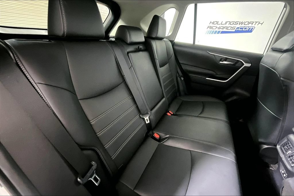 Used 2020 Toyota RAV4 XLE Premium FWD image 22