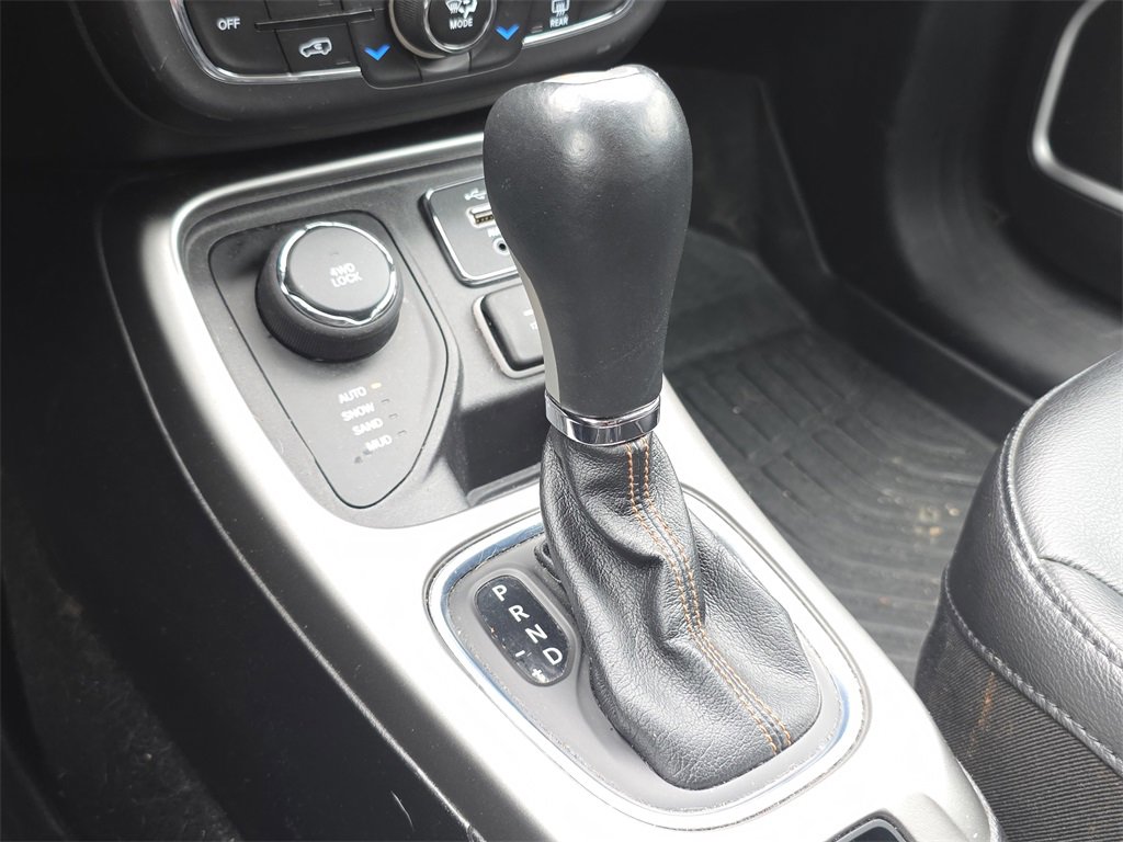 Used 2019 Jeep Compass Latitude image 32