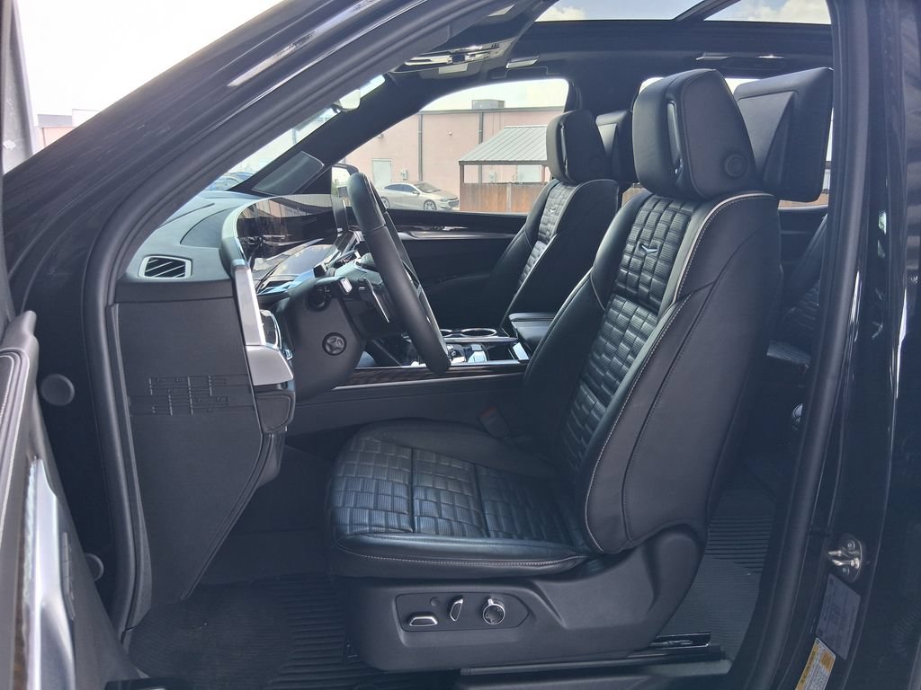 Certified 2026 Cadillac Escalade Platinum Sport w/ LPO, Floor Liner Package RWD image 20