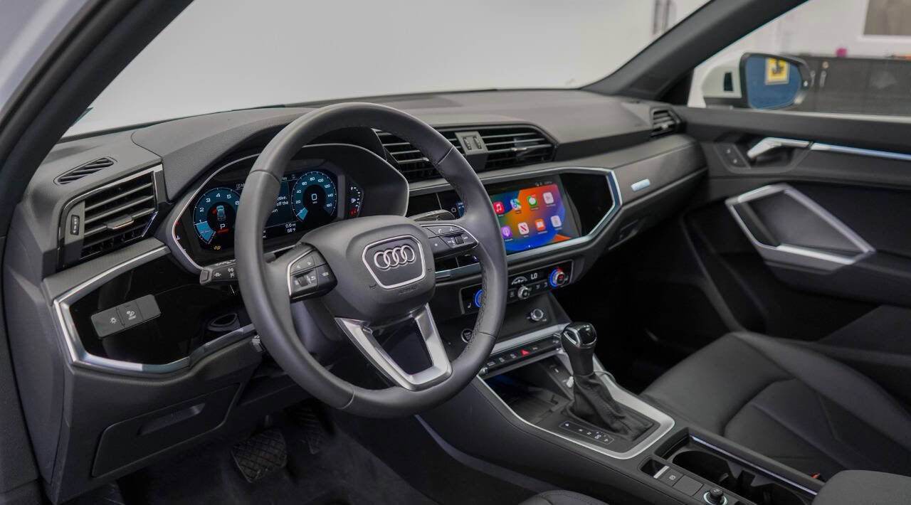 Used 2024 Audi Q3 2.0T Premium Plus w/ Premium Plus Package image 39