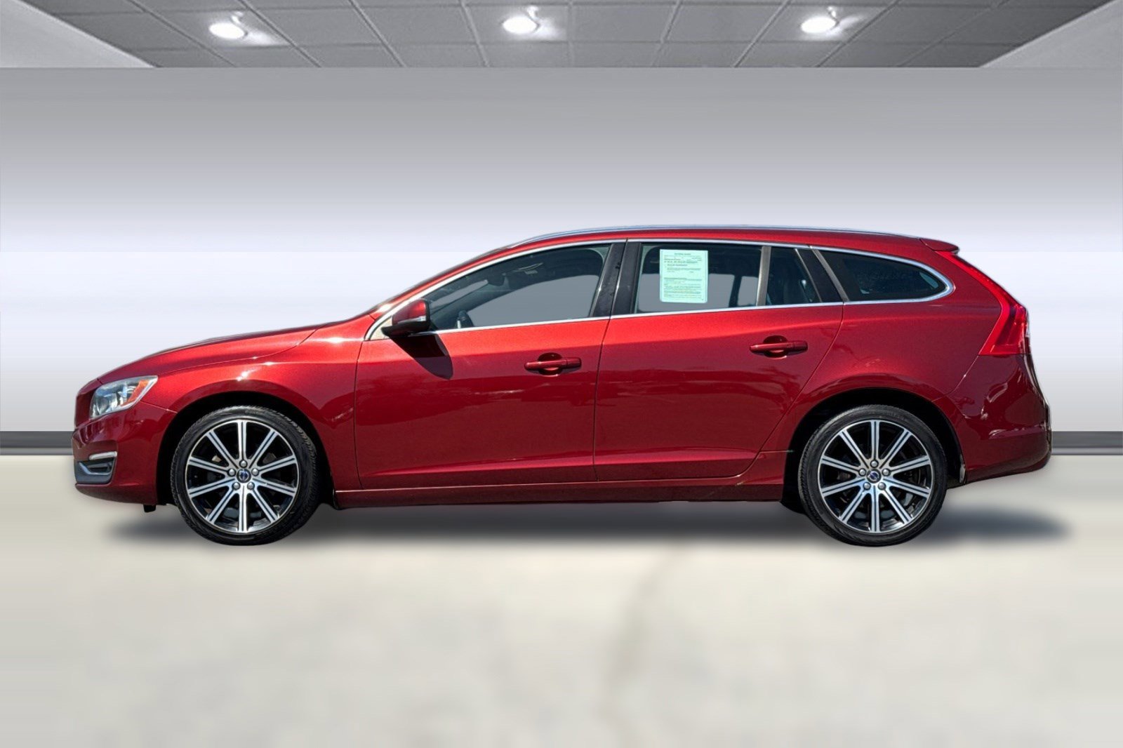Used 2015 Volvo V60 T5 Premier w/ Convenience Package image 2