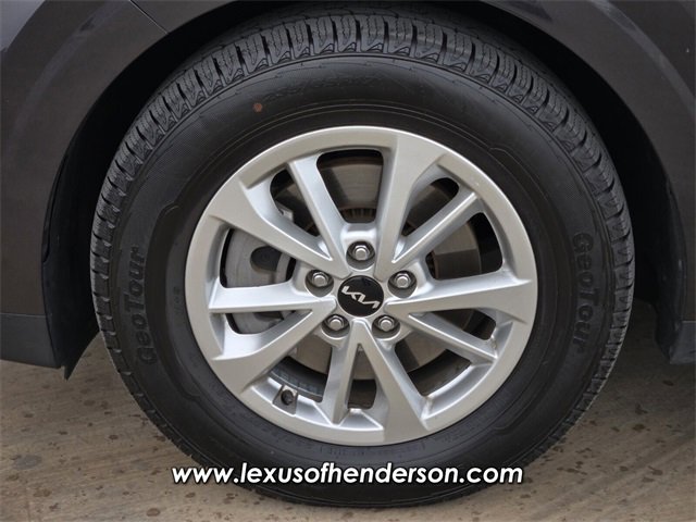 Used 2024 Kia Carnival LX image 9