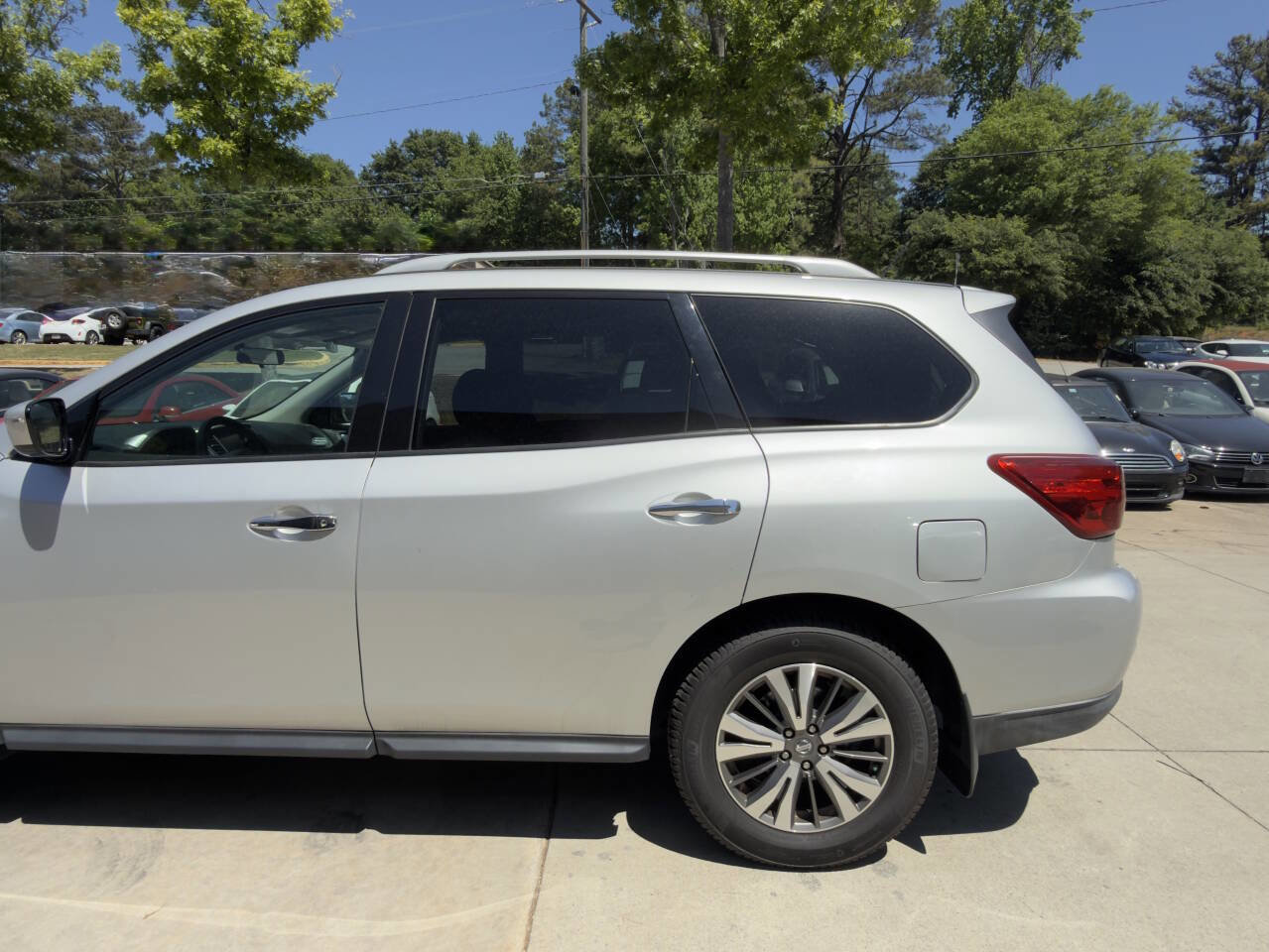Used 2017 Nissan Pathfinder S AWD/4WD image 82