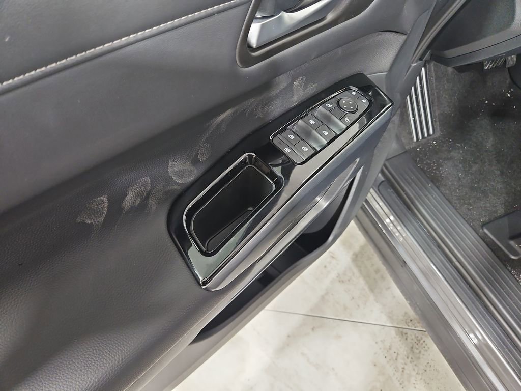 New 2026 Nissan Pathfinder SL w/ SL Premium Package image 11