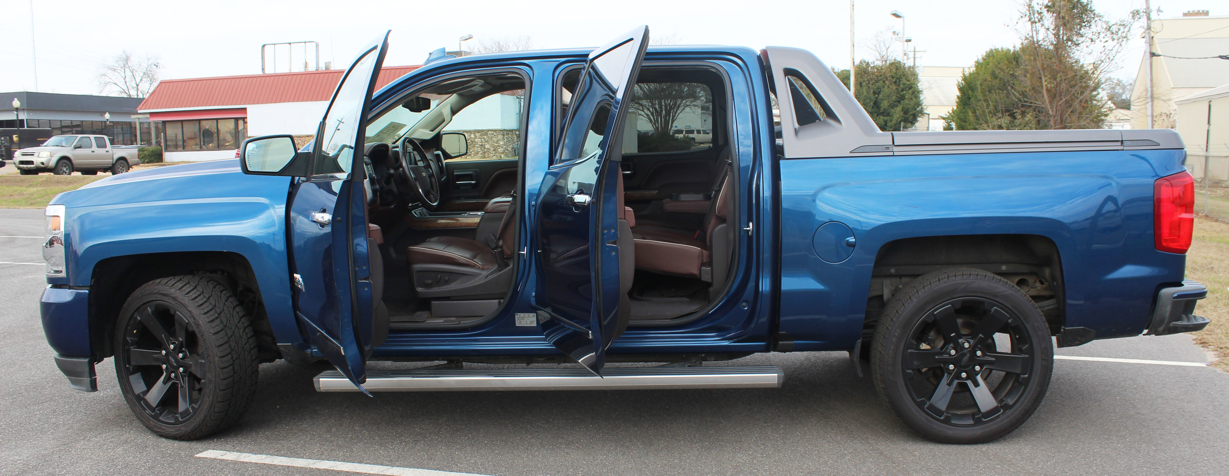 Used 2017 Chevrolet Silverado 1500 High Country w/ High Desert Package image 5