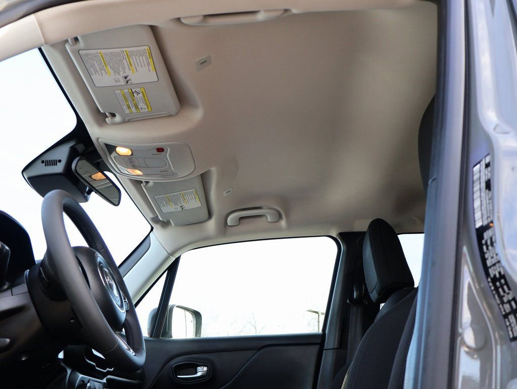 Used 2022 Jeep Renegade Latitude image 31