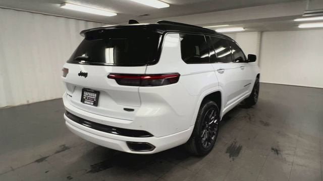 Used 2023 Jeep Grand Cherokee L Summit AWD/4WD image 8
