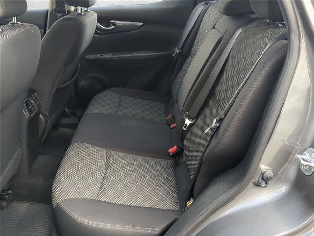 Used 2018 Nissan Rogue Sport SV w/ SV Technology Package AWD/4WD image 17