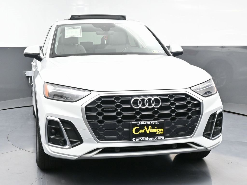 Used 2024 Audi Q5 2.0T Premium w/ Convenience Package image 4