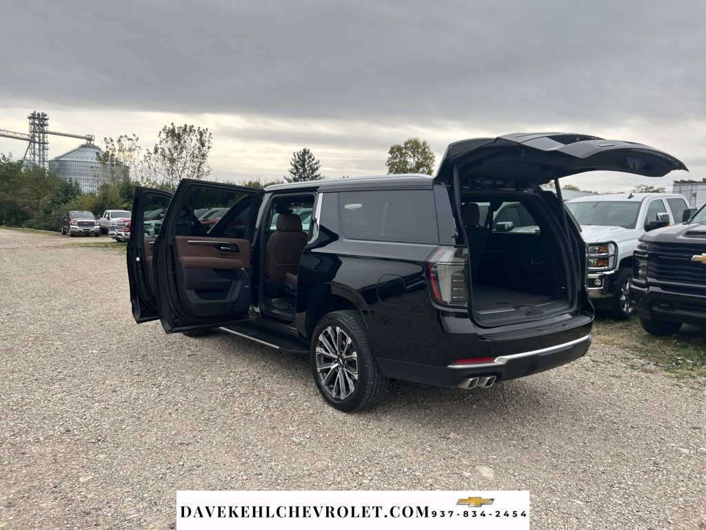 Used 2026 Chevrolet Suburban High Country w/ Sun And Tow Package AWD/4WD image 26