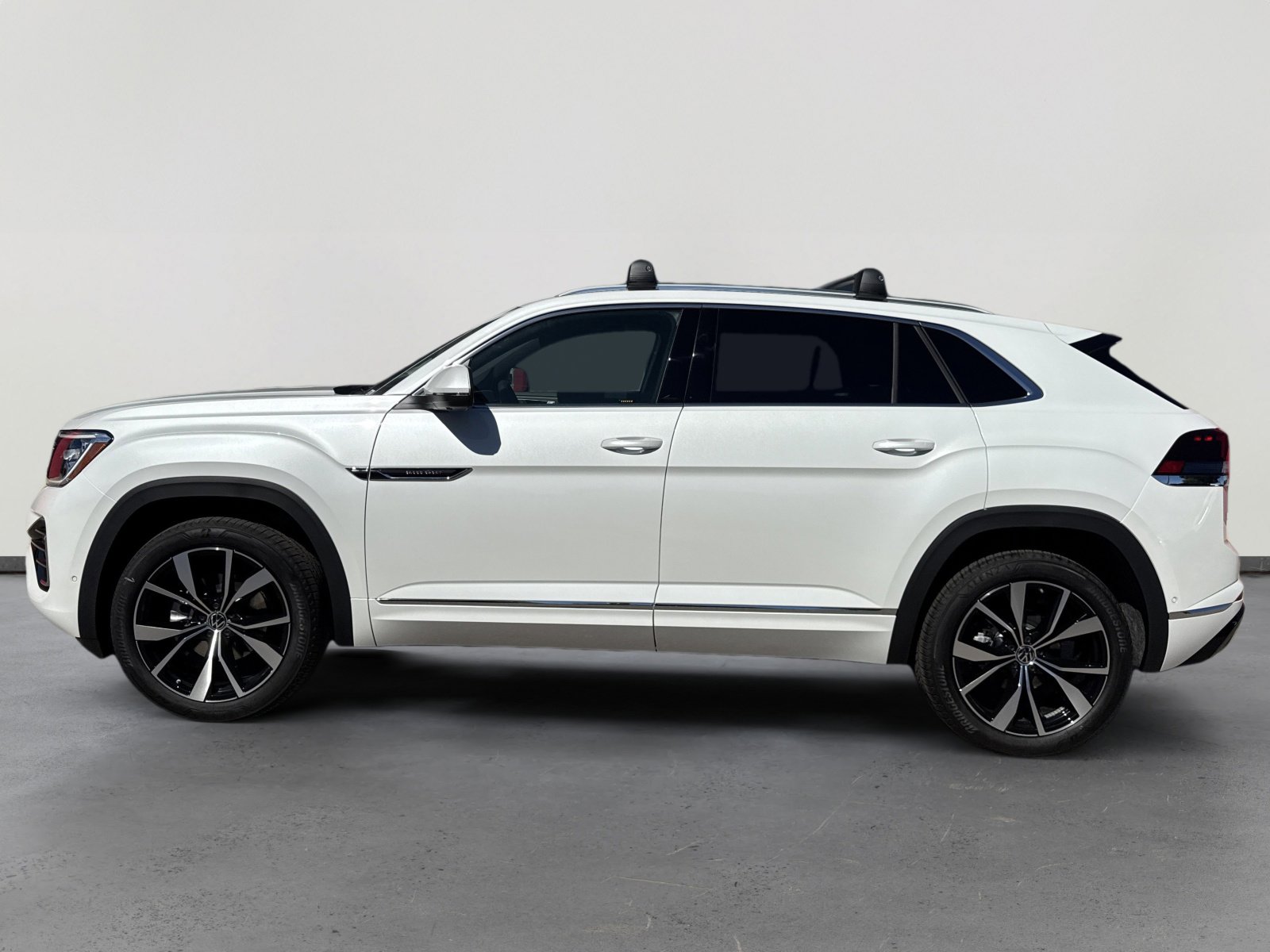 New 2026 Volkswagen Atlas Cross Sport SEL Premium R-Line image 3