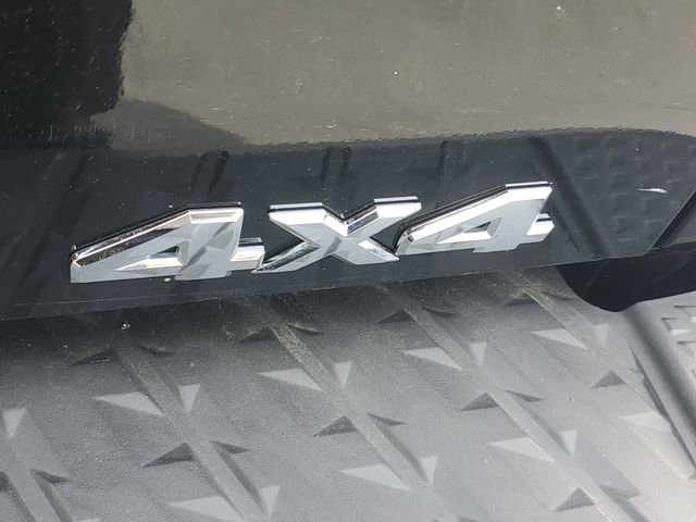 Used 2017 Nissan Titan SV AWD/4WD image 6