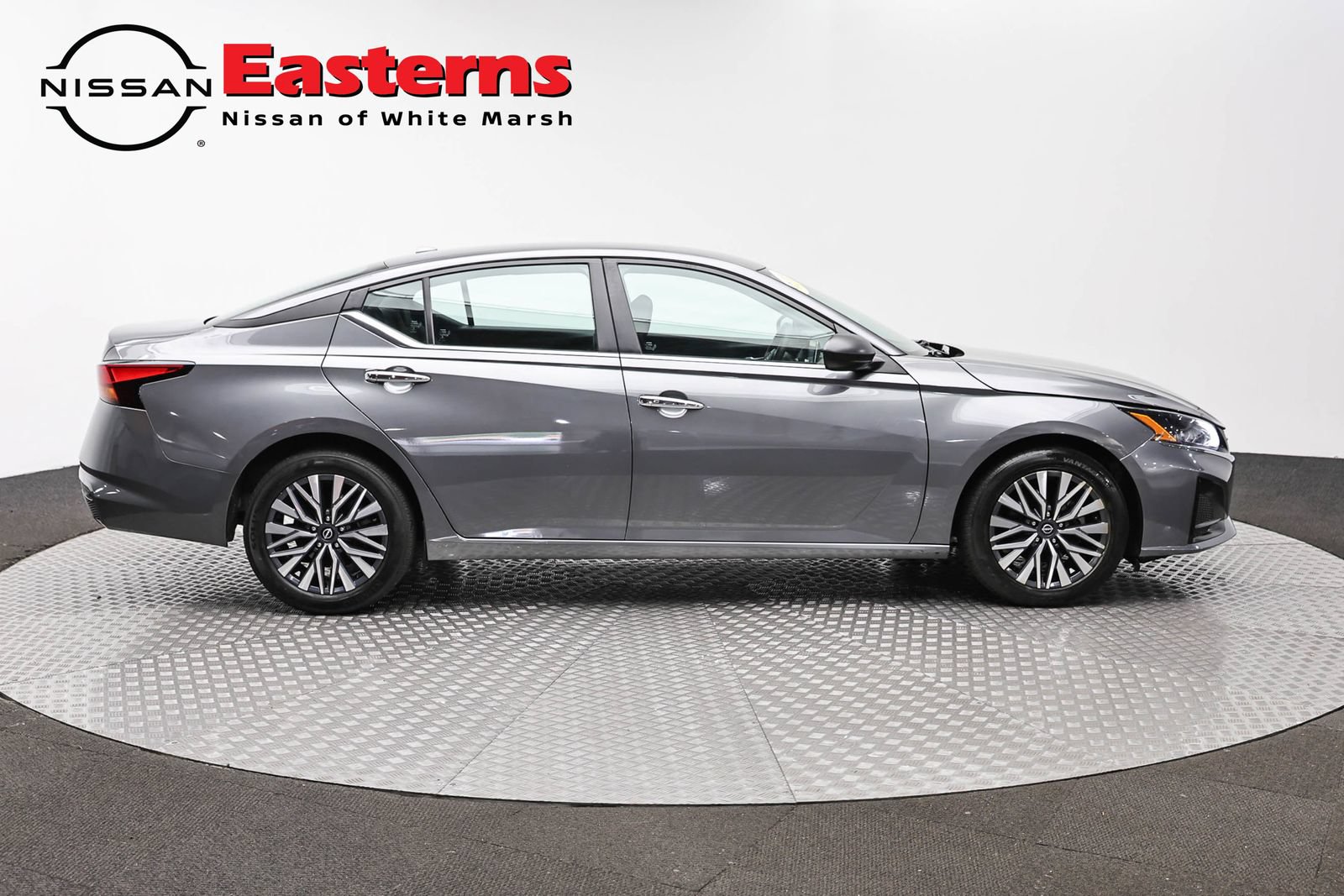 Used 2025 Nissan Altima 2.5 SV FWD image 4