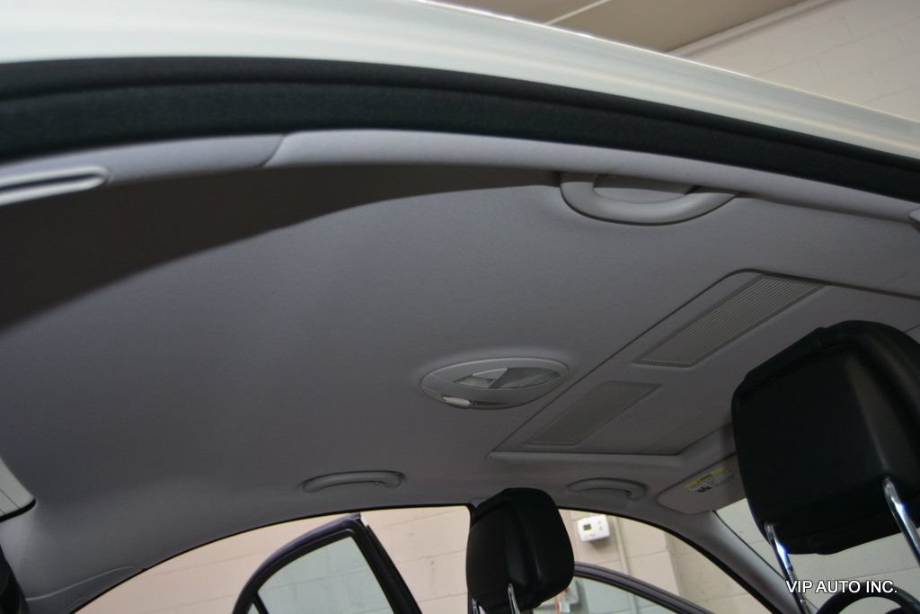 Used 2009 Mercedes-Benz E 550 Sedan image 20