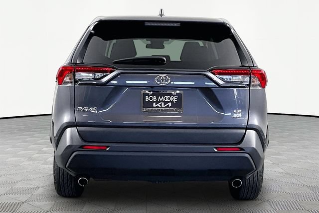 Used 2024 Toyota RAV4 LE AWD/4WD image 5
