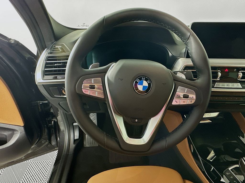 Used 2025 BMW X4 xDrive30i w/ Premium Package image 13