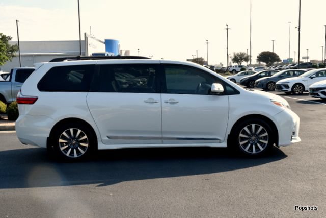 Used 2020 Toyota Sienna Limited Premium FWD image 3
