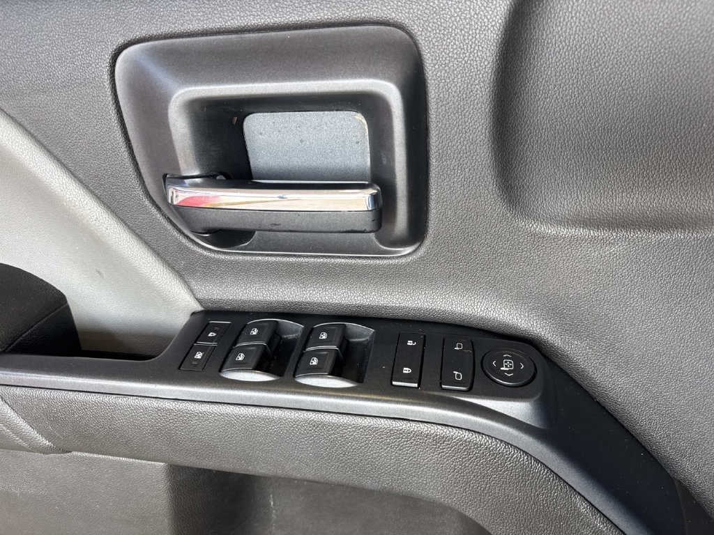 Used 2018 Chevrolet Silverado 1500 Custom w/ Custom Value Package RWD image 21