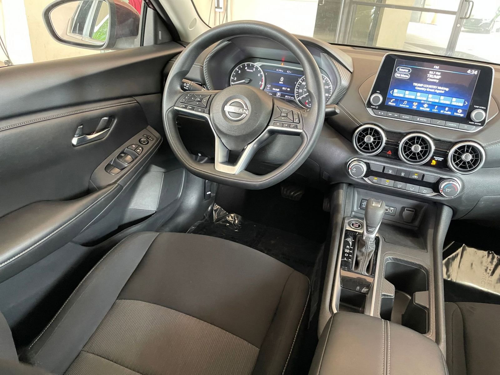 Used 2024 Nissan Sentra SV image 34