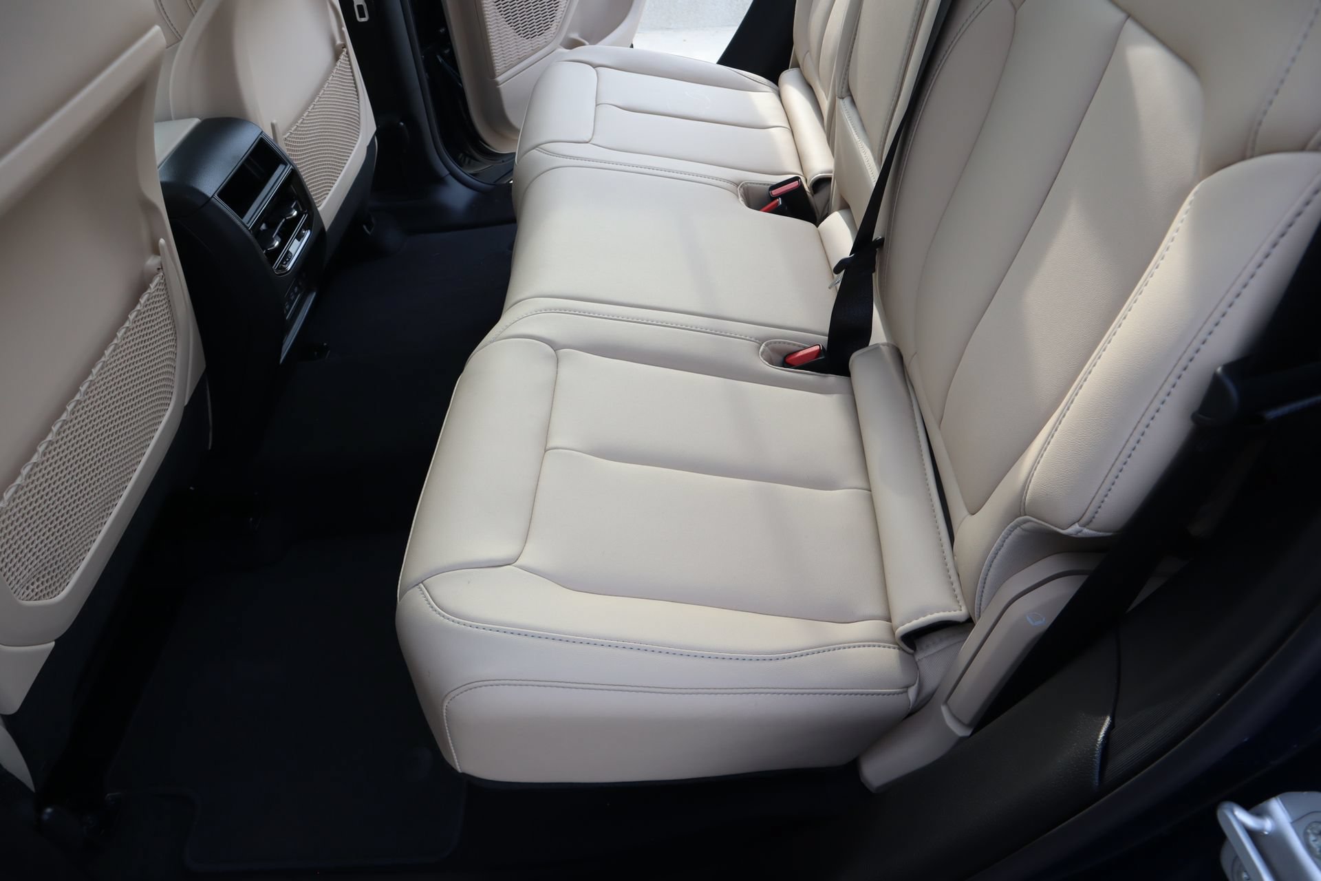 New 2026 Jeep Grand Cherokee Limited AWD/4WD image 13