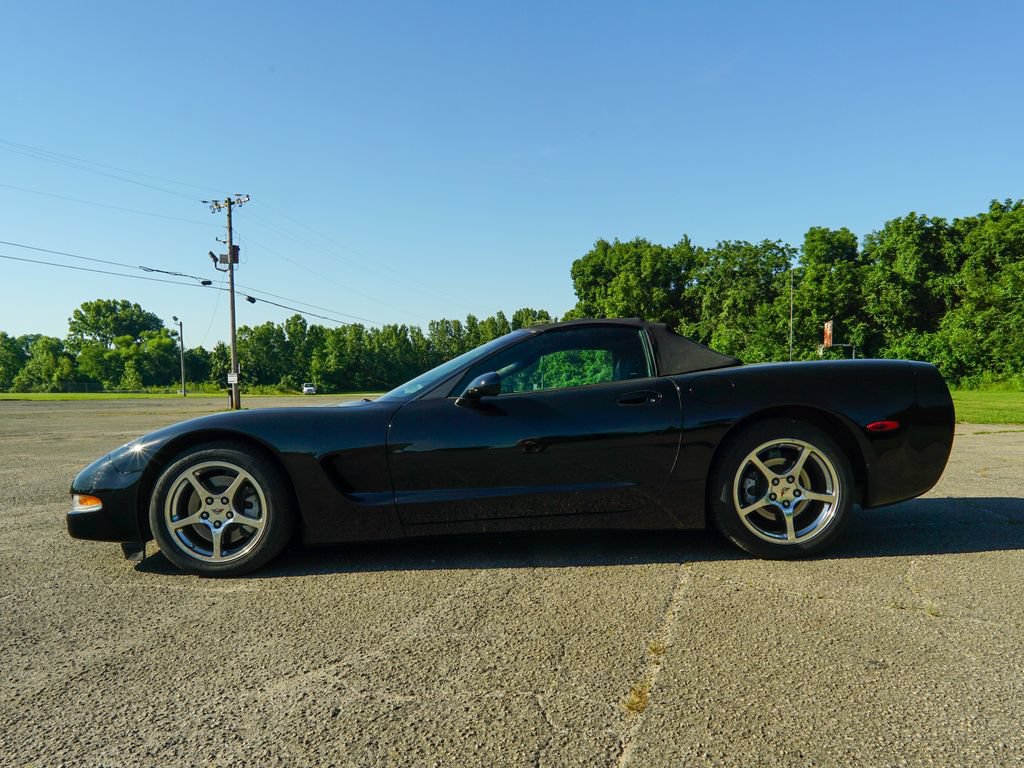 Used 2004 Chevrolet Corvette Convertible w/ Preferred Equipment Group RWD image 5